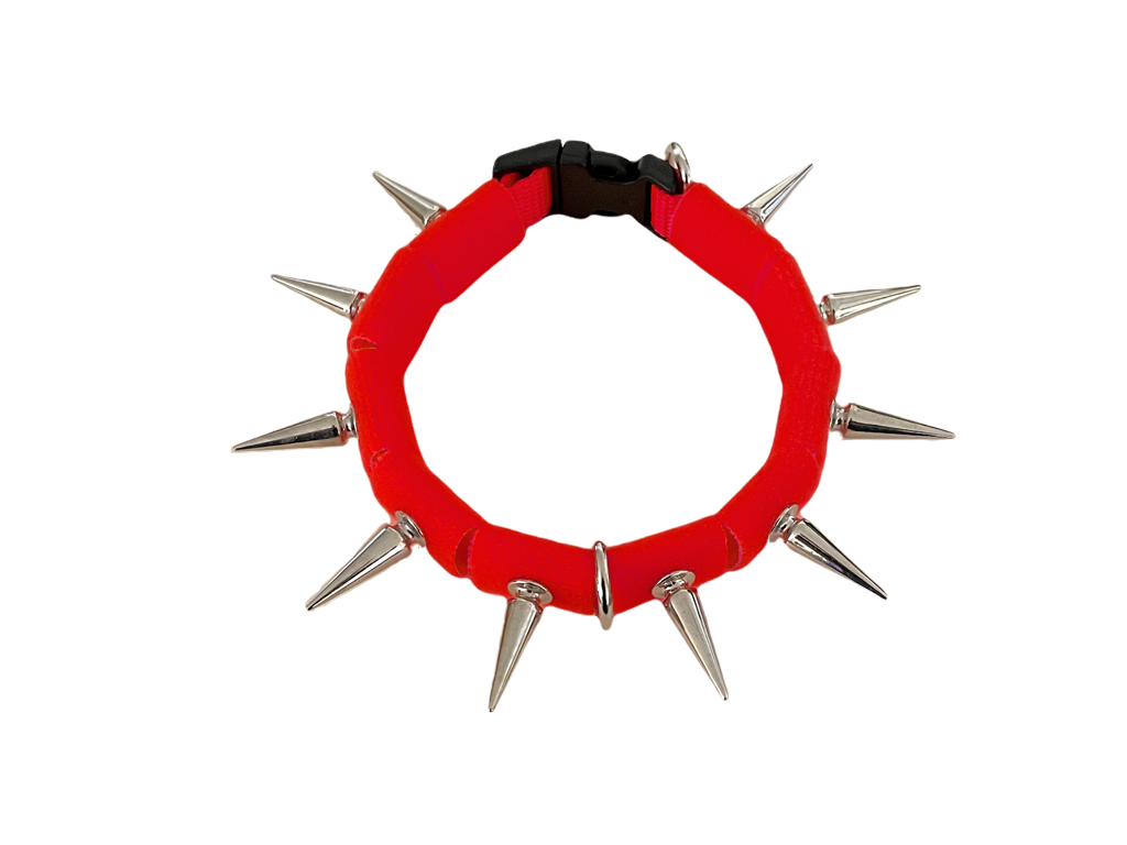 CoyoteCollar Spiked Dog Collar – Adjustable Neck Protection