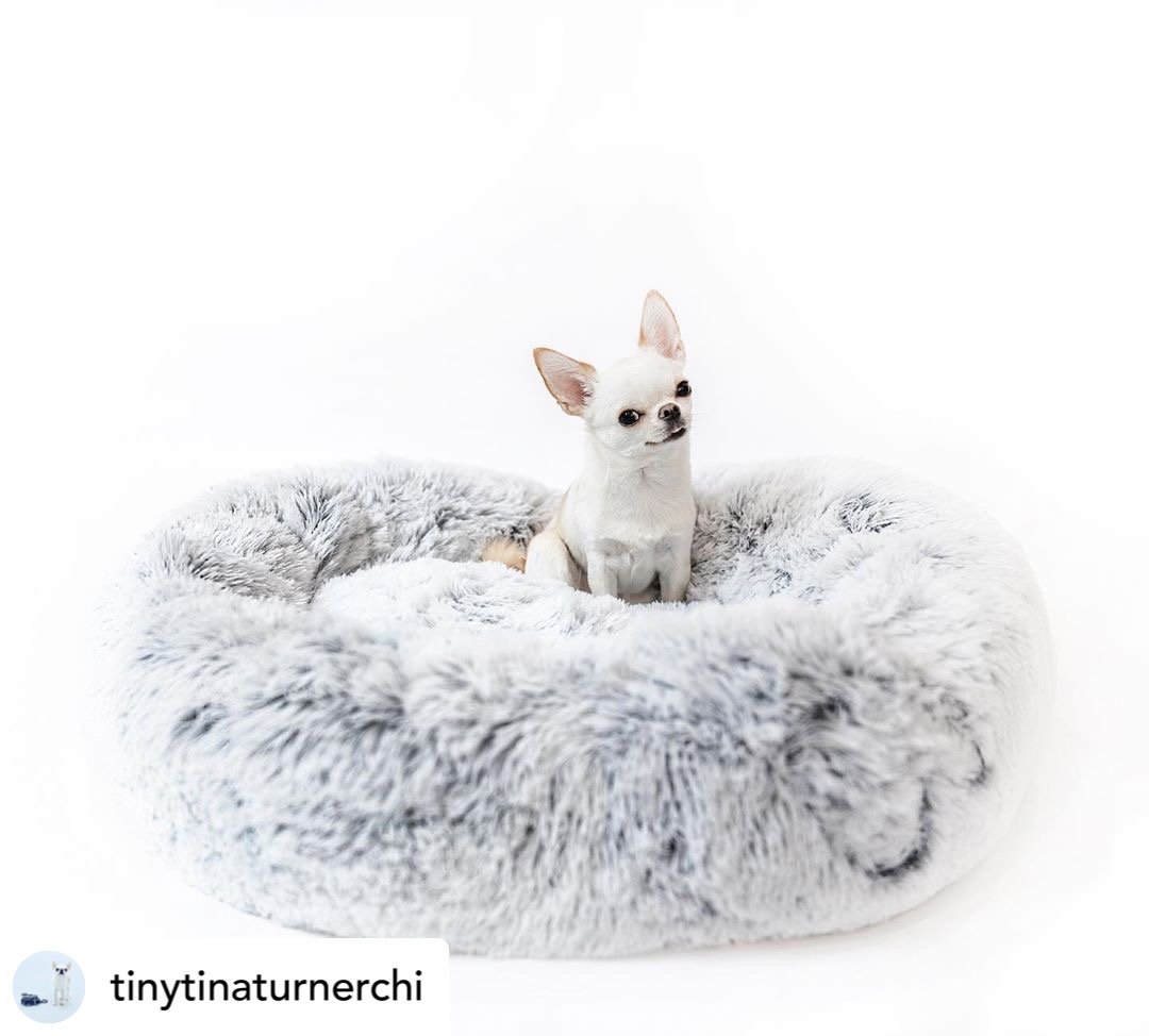 Mr. Peanut’s 28” OrthoPlush Pet Bed – Snowflake White Two-Tone Orthopedic Dog &amp; Cat Bed