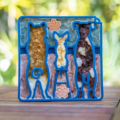 SodaPup Waiting Dogs eTray – Shallow Slow Feeder & Enrichment Tray